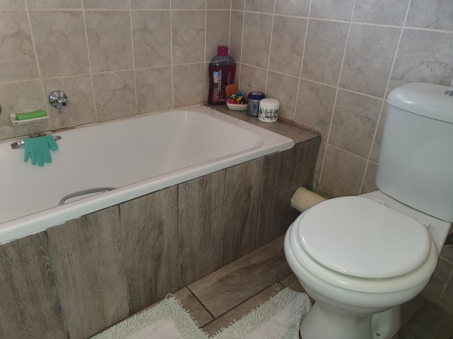 2 Bedroom Property for Sale in Amandasig Gauteng