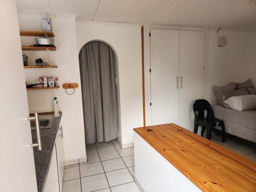 To Let 1 Bedroom Property for Rent in Bardene Gauteng