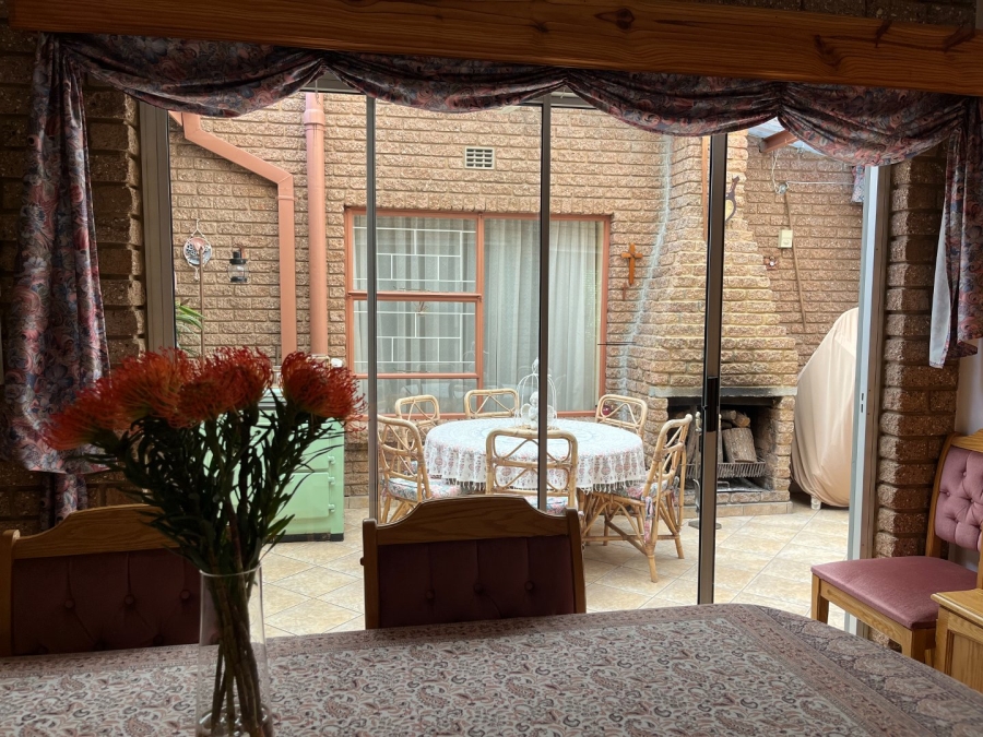 4 Bedroom Property for Sale in Vanderbijlpark SE 3 Gauteng