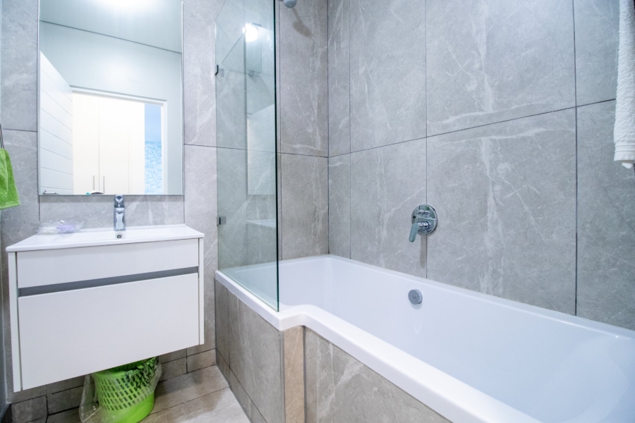 2 Bedroom Property for Sale in Serengeti Lifestyle Estate Gauteng