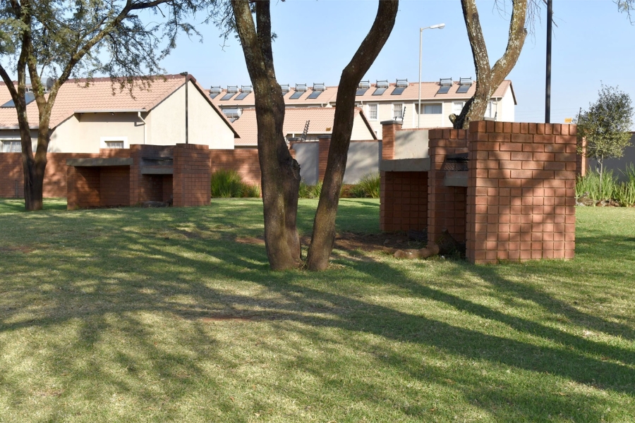 To Let 3 Bedroom Property for Rent in Stone Ridge Gauteng