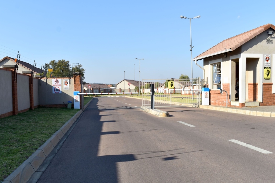 To Let 3 Bedroom Property for Rent in Stone Ridge Gauteng