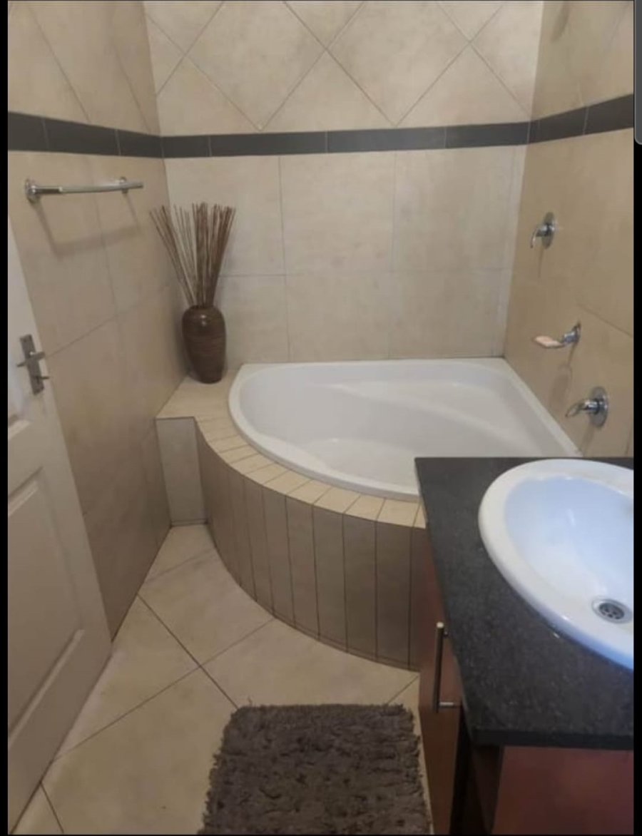 2 Bedroom Property for Sale in Eastleigh Ridge Gauteng