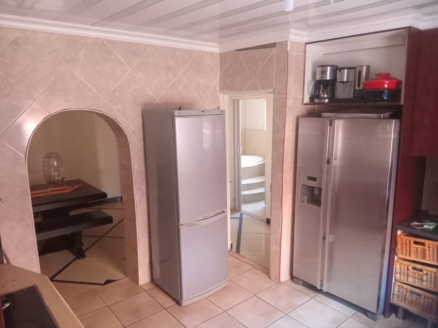 6 Bedroom Property for Sale in Soshanguve M Gauteng