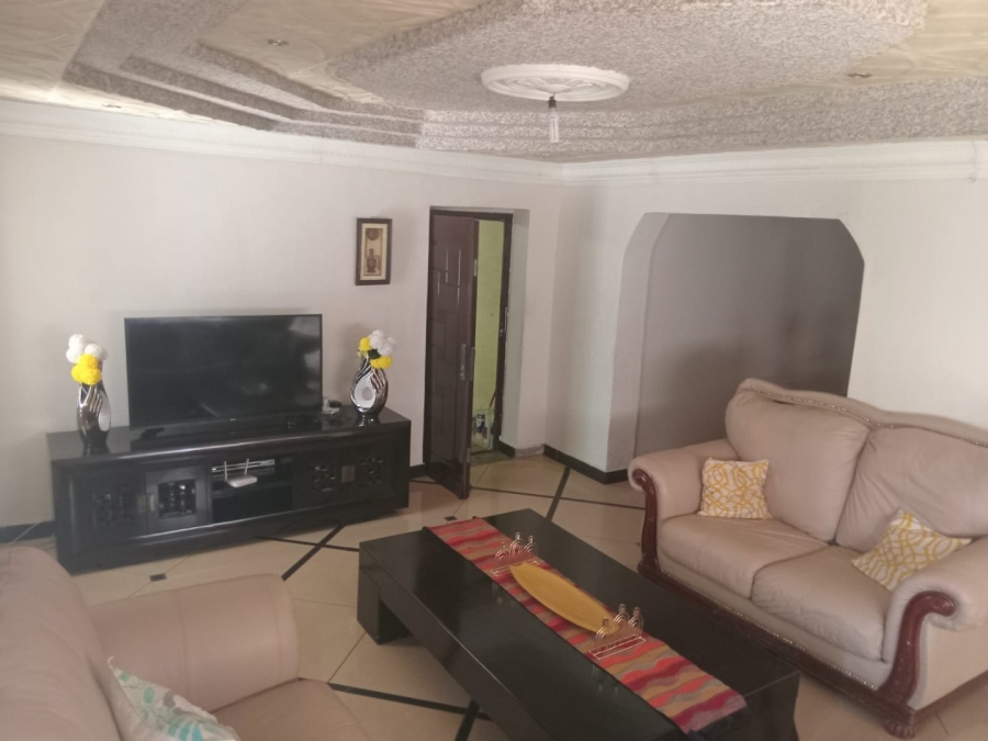 6 Bedroom Property for Sale in Soshanguve M Gauteng