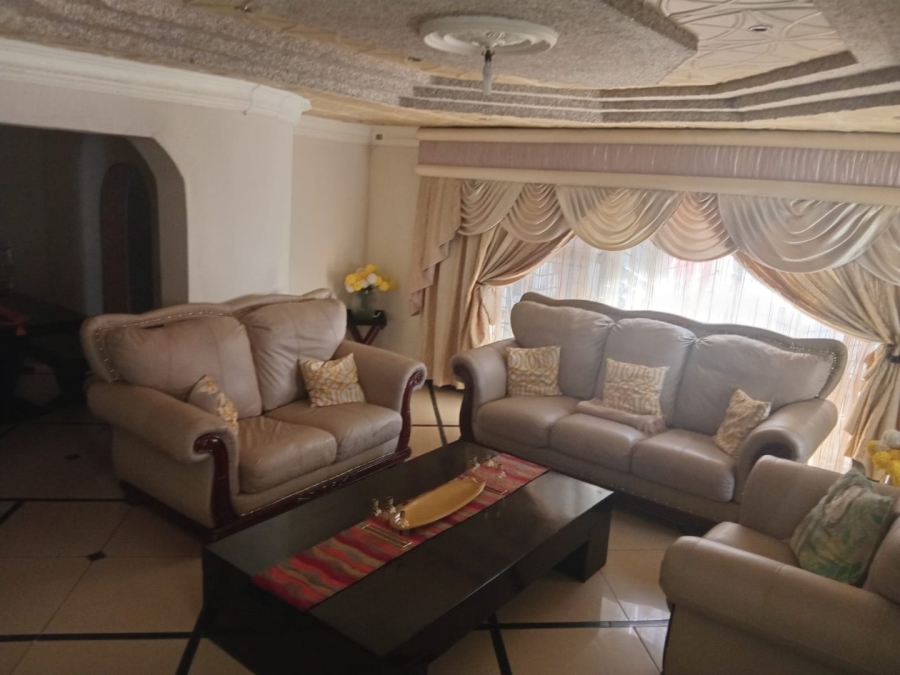 6 Bedroom Property for Sale in Soshanguve M Gauteng