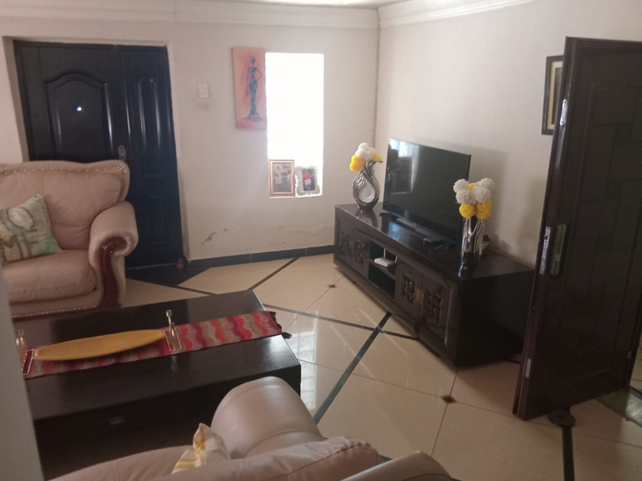 6 Bedroom Property for Sale in Soshanguve M Gauteng