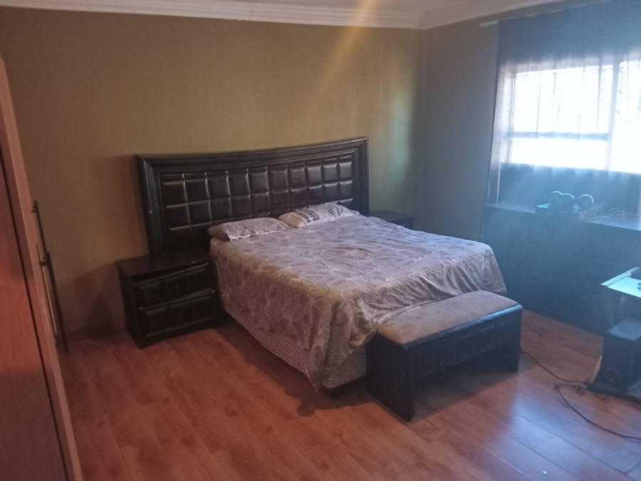 6 Bedroom Property for Sale in Soshanguve M Gauteng