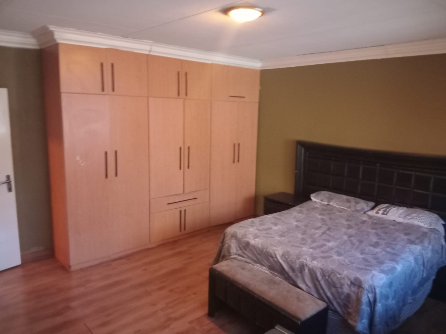 6 Bedroom Property for Sale in Soshanguve M Gauteng
