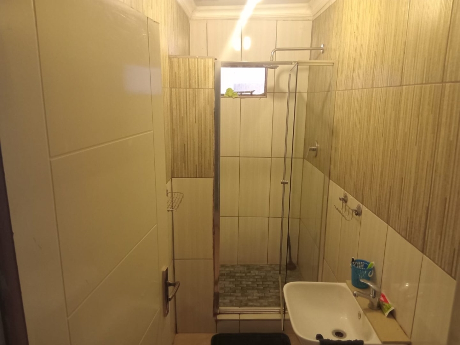 6 Bedroom Property for Sale in Soshanguve M Gauteng