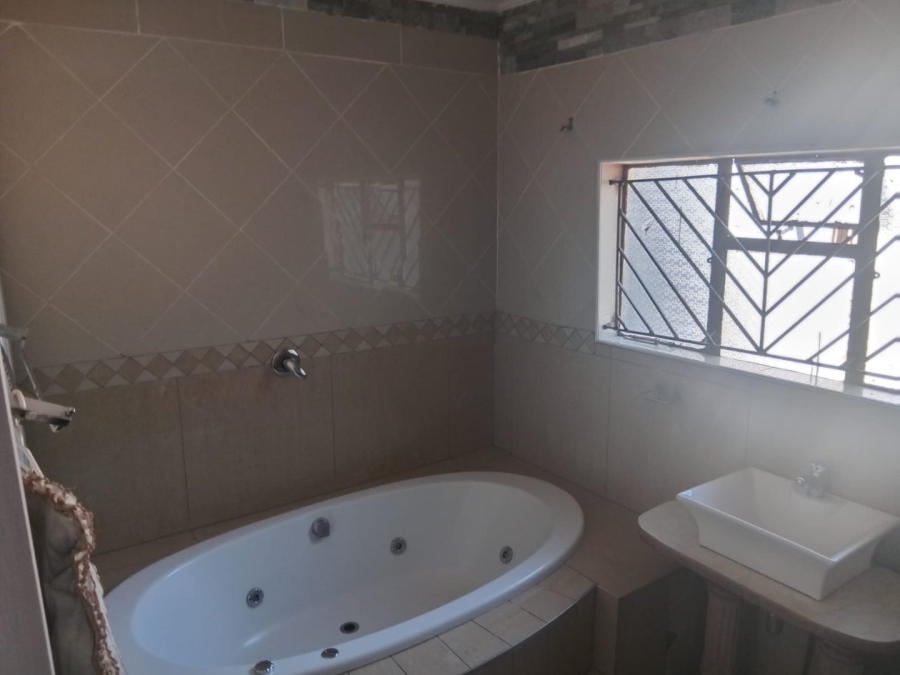 6 Bedroom Property for Sale in Soshanguve M Gauteng