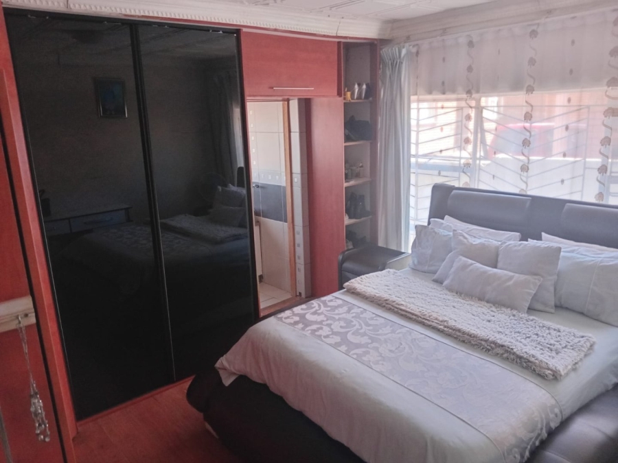 6 Bedroom Property for Sale in Soshanguve M Gauteng