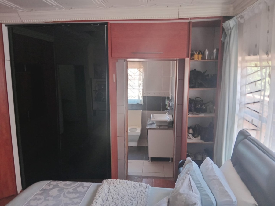 6 Bedroom Property for Sale in Soshanguve M Gauteng