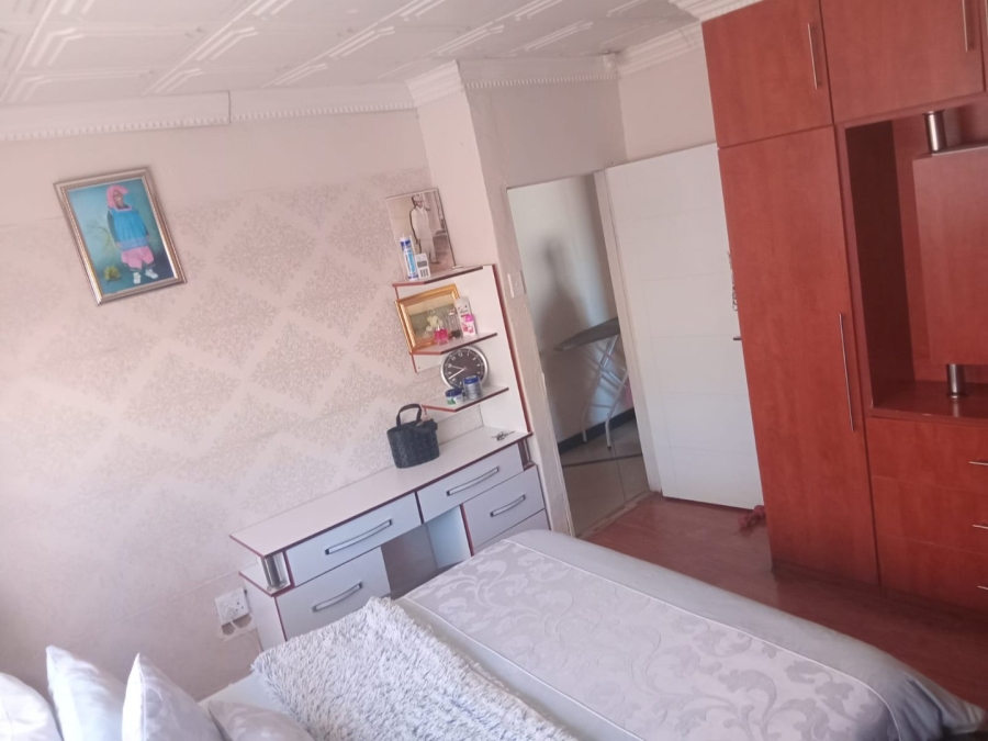 6 Bedroom Property for Sale in Soshanguve M Gauteng