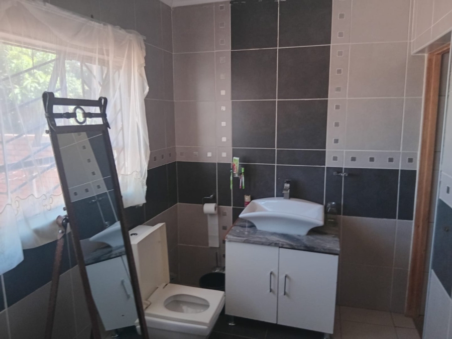 6 Bedroom Property for Sale in Soshanguve M Gauteng