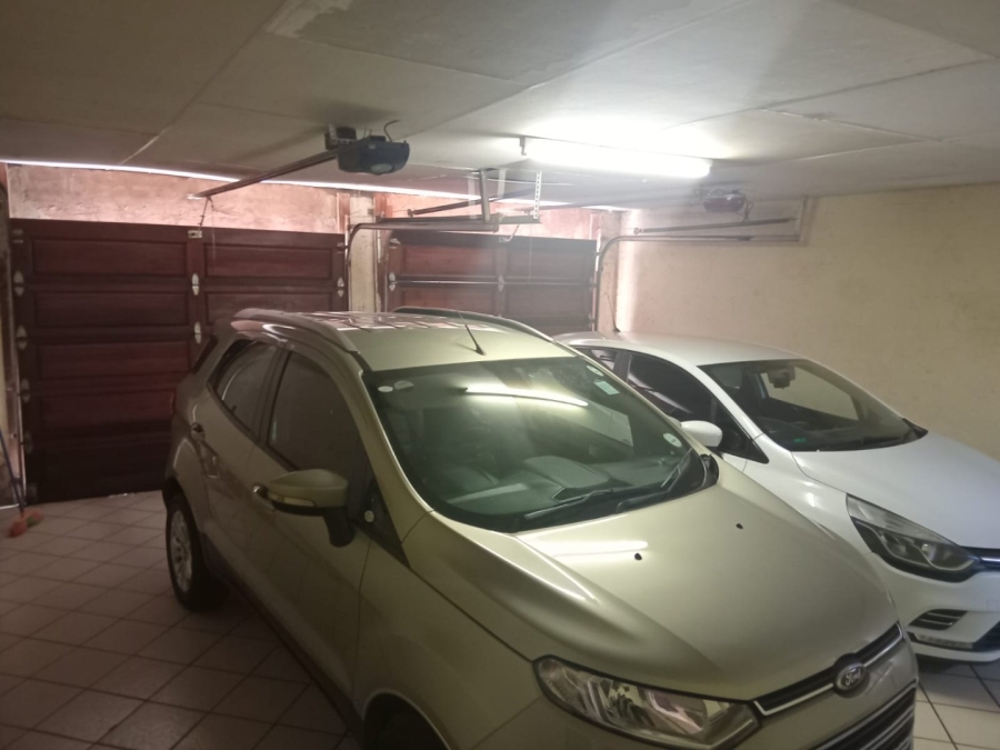 6 Bedroom Property for Sale in Soshanguve M Gauteng