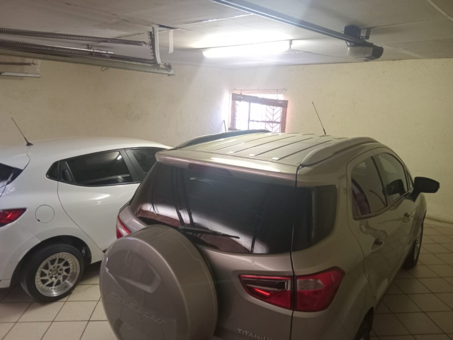 6 Bedroom Property for Sale in Soshanguve M Gauteng