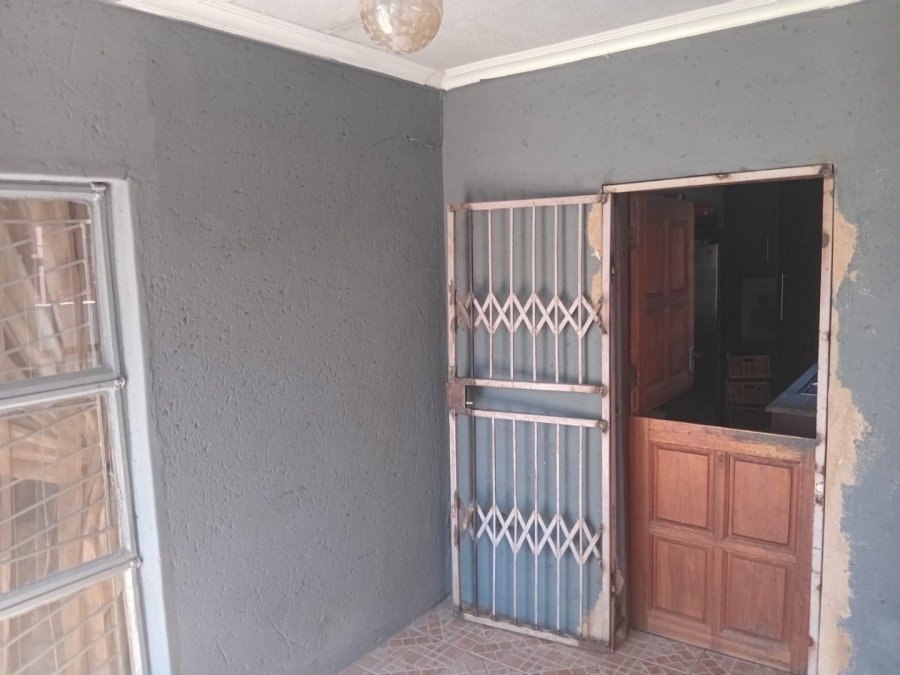 6 Bedroom Property for Sale in Soshanguve M Gauteng