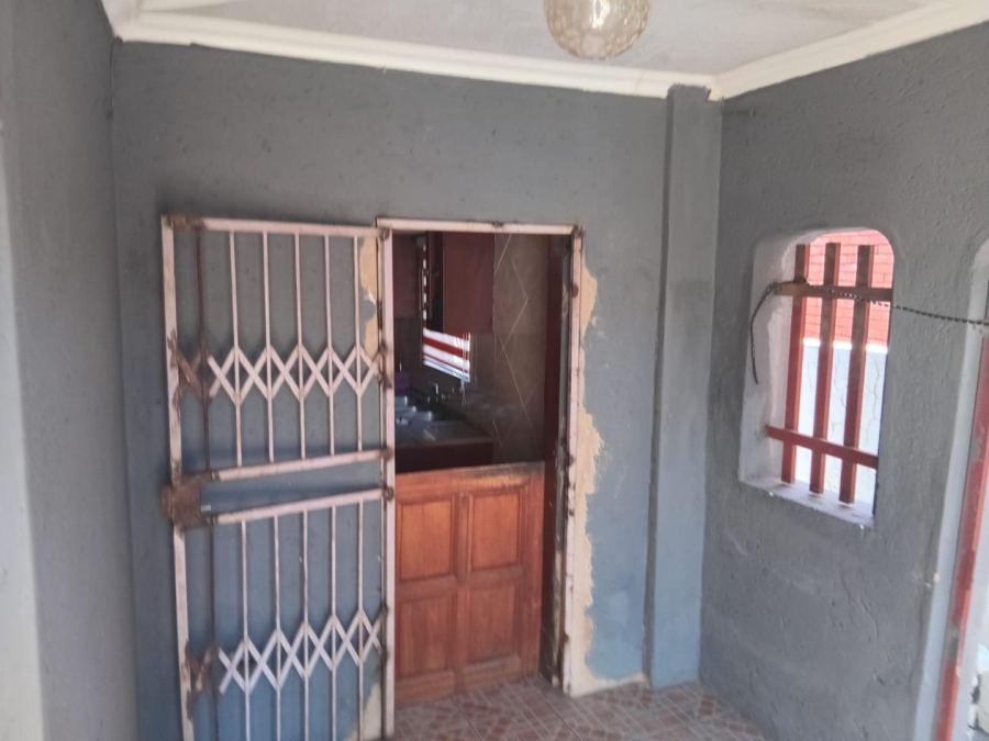 6 Bedroom Property for Sale in Soshanguve M Gauteng