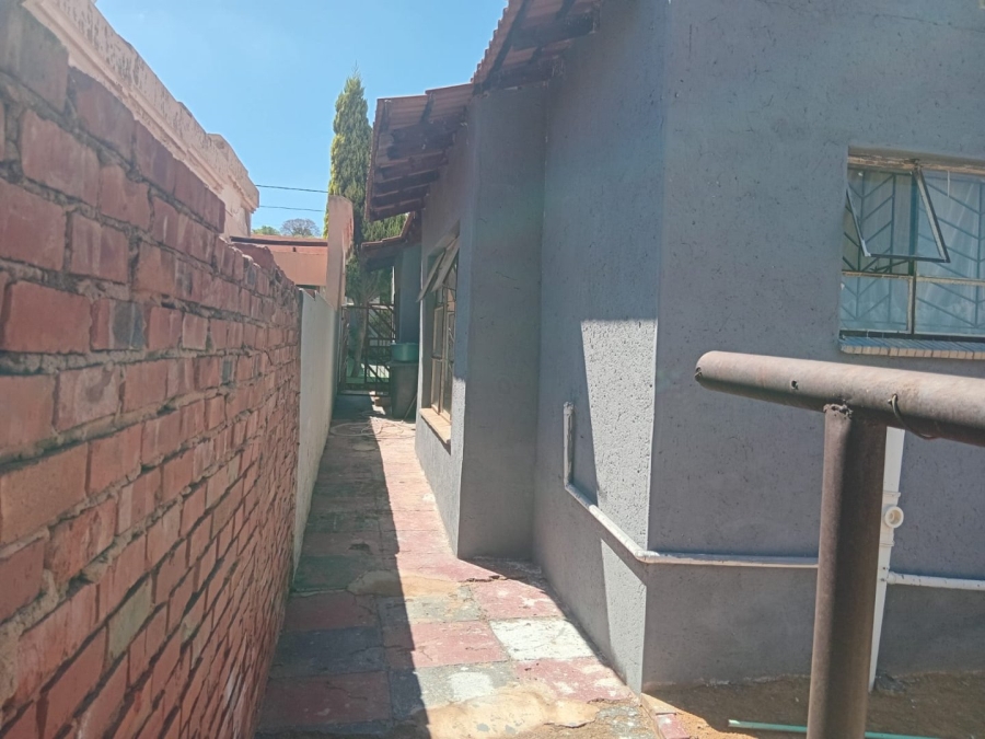 6 Bedroom Property for Sale in Soshanguve M Gauteng