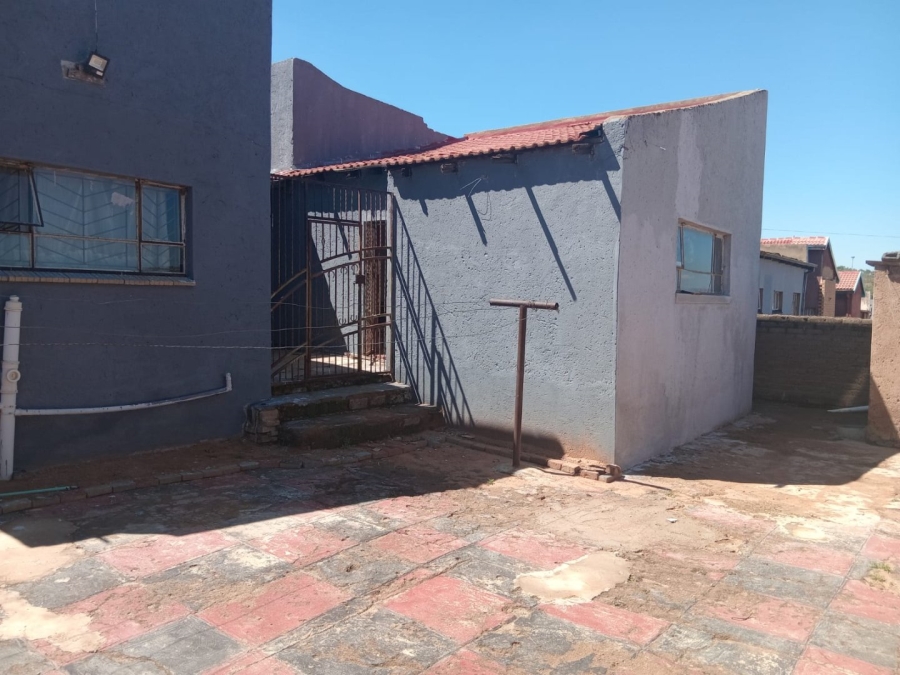 6 Bedroom Property for Sale in Soshanguve M Gauteng