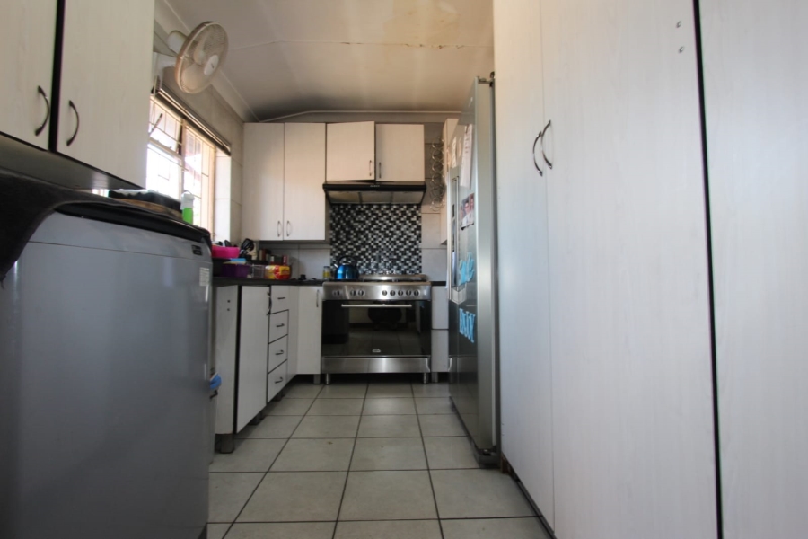 3 Bedroom Property for Sale in East Lynne Gauteng