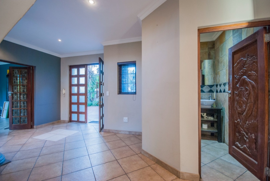 5 Bedroom Property for Sale in Midstream Estate Gauteng