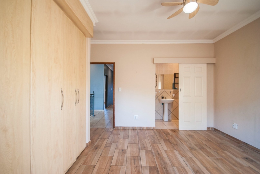 5 Bedroom Property for Sale in Midstream Estate Gauteng