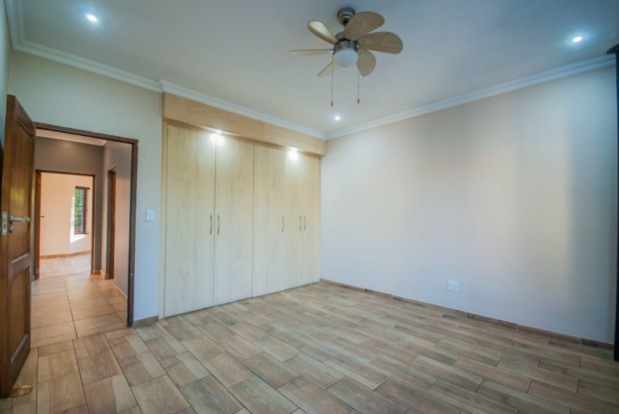 5 Bedroom Property for Sale in Midstream Estate Gauteng