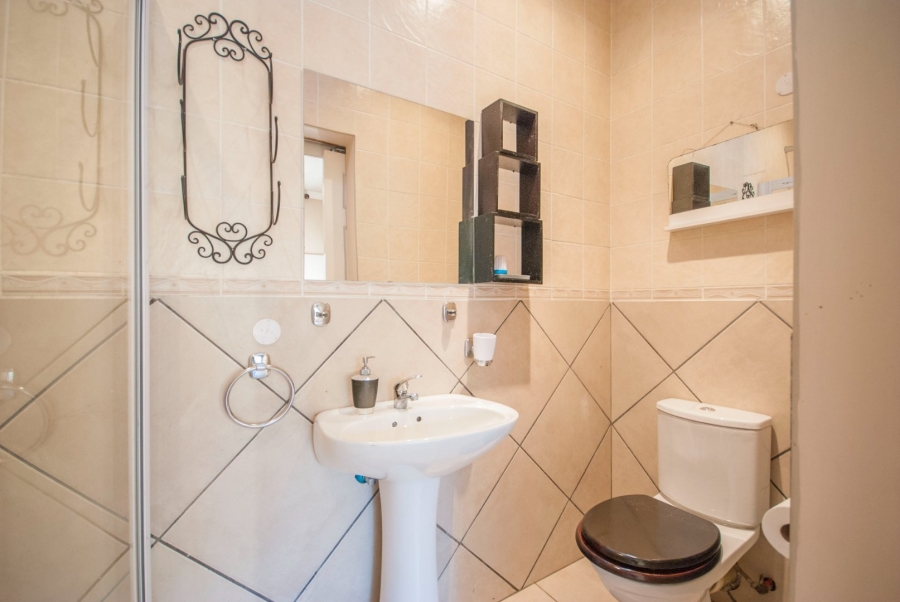 5 Bedroom Property for Sale in Midstream Estate Gauteng