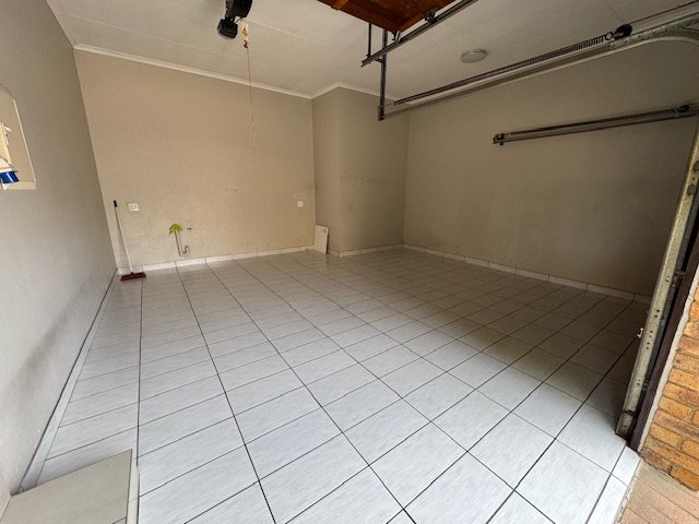 3 Bedroom Property for Sale in Glen Erasmia Gauteng