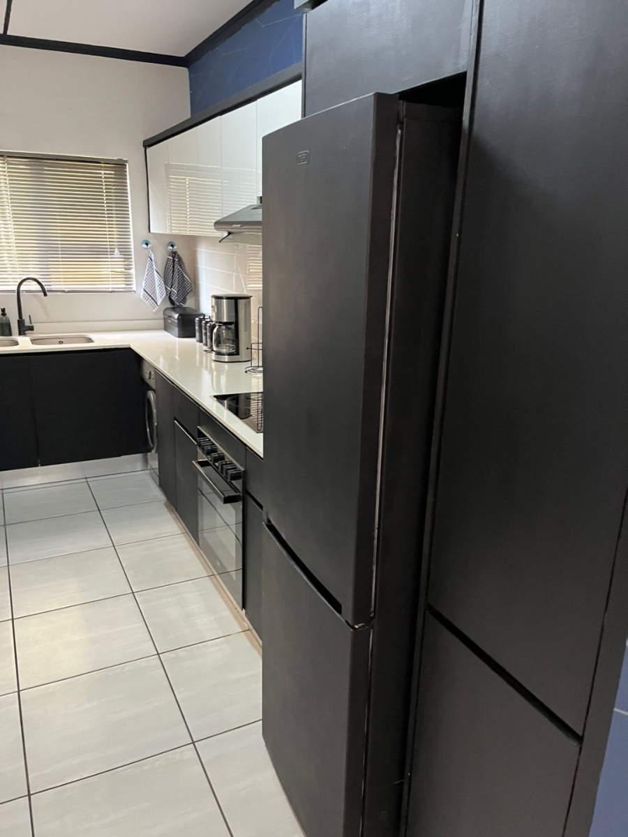 To Let 3 Bedroom Property for Rent in Waterfall Gauteng