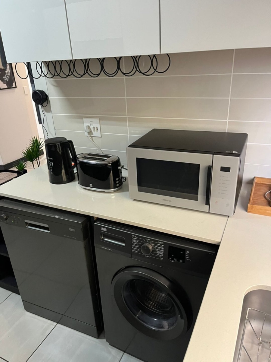 To Let 3 Bedroom Property for Rent in Waterfall Gauteng