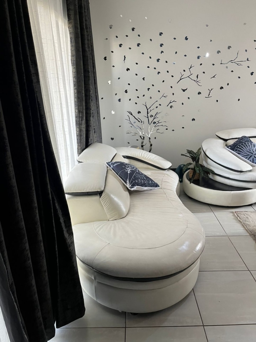 To Let 3 Bedroom Property for Rent in Waterfall Gauteng