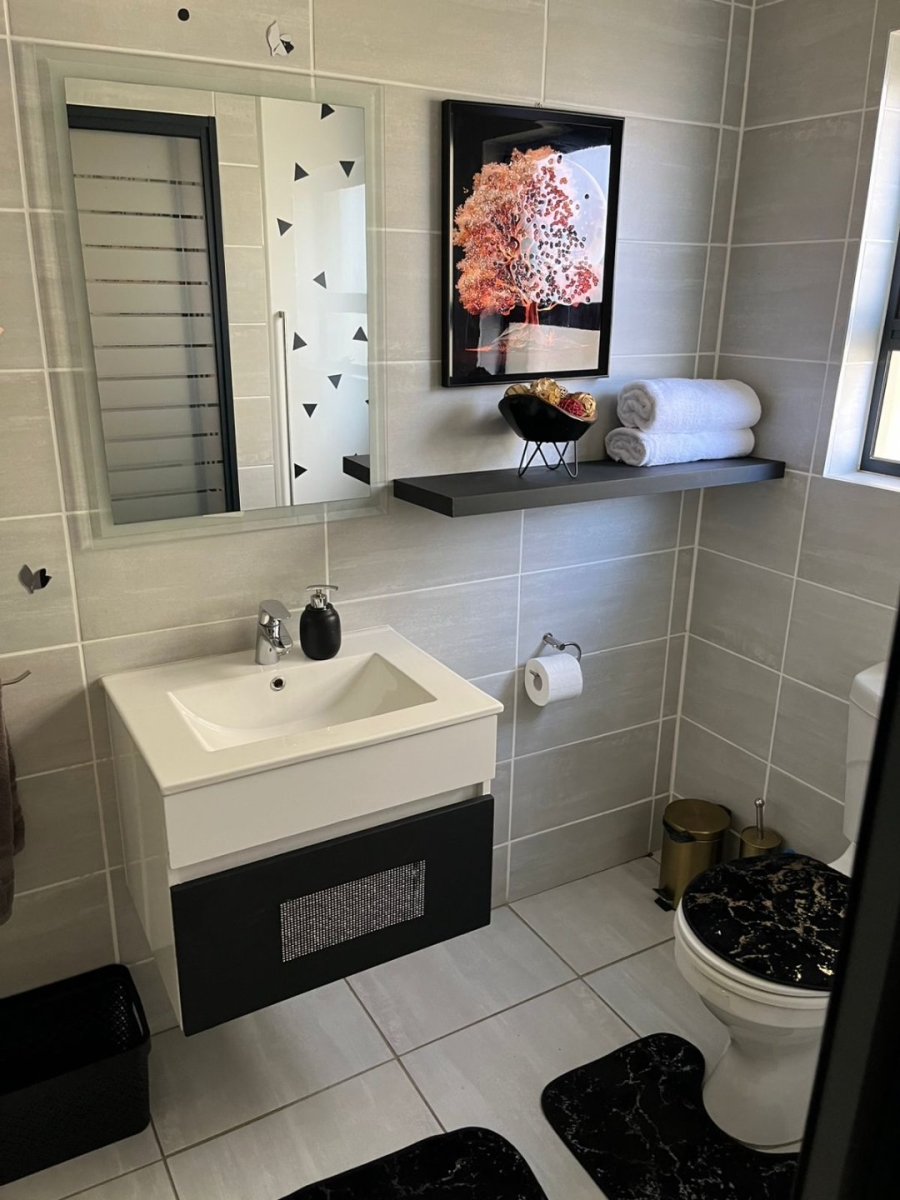 To Let 3 Bedroom Property for Rent in Waterfall Gauteng