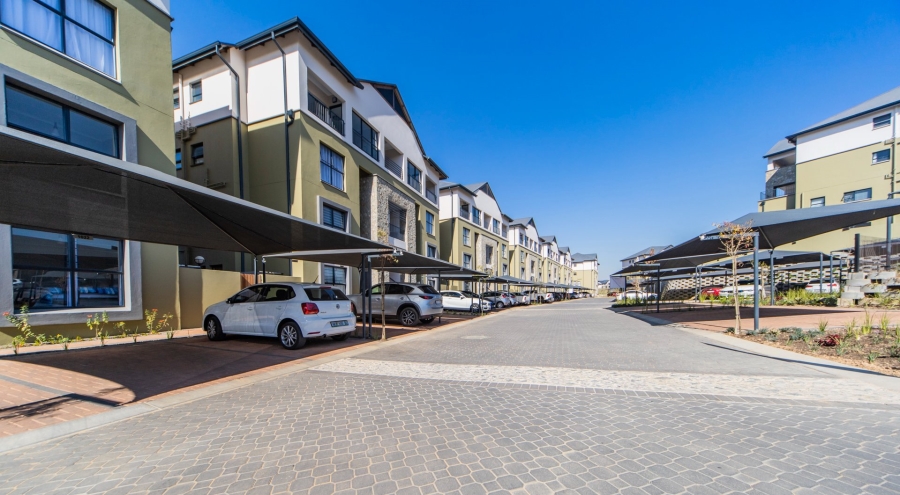 To Let 3 Bedroom Property for Rent in Waterfall Gauteng