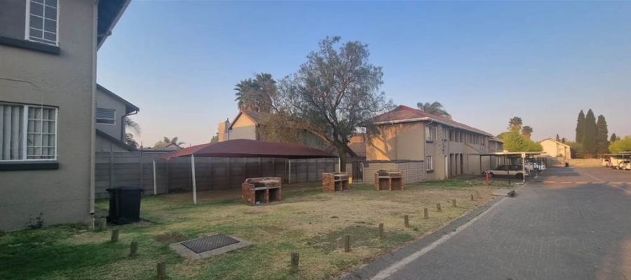 2 Bedroom Property for Sale in Eden Glen Gauteng