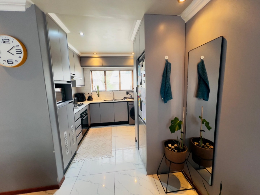 2 Bedroom Property for Sale in Winchester Hills Gauteng