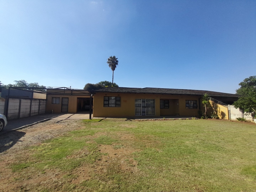4 Bedroom Property for Sale in Vanderbijlpark CW 3 Gauteng