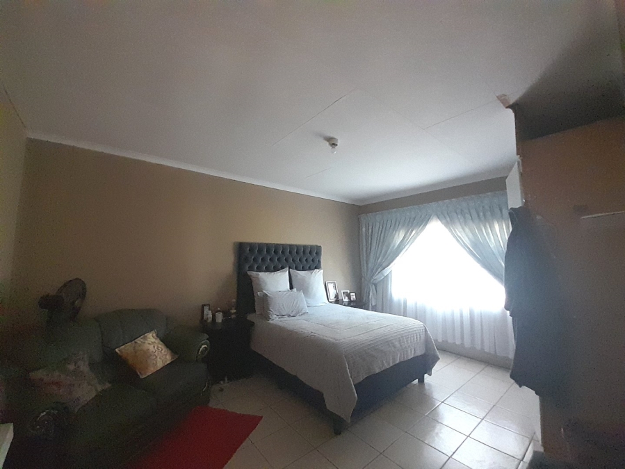 4 Bedroom Property for Sale in Vanderbijlpark CW 3 Gauteng