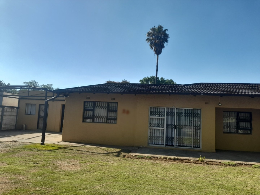 4 Bedroom Property for Sale in Vanderbijlpark CW 3 Gauteng
