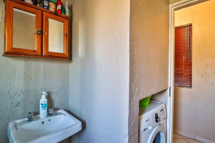 2 Bedroom Property for Sale in North Riding AH Gauteng