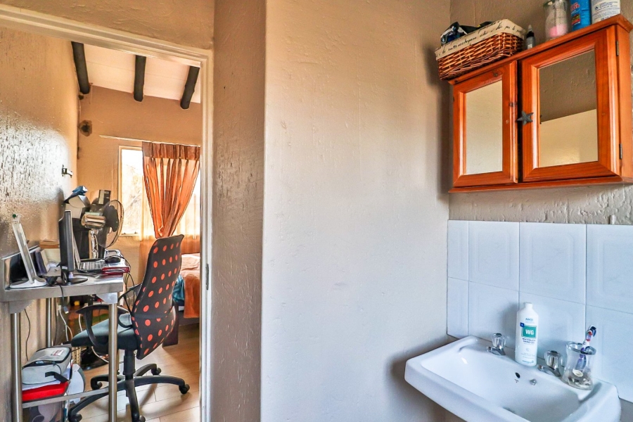 2 Bedroom Property for Sale in North Riding AH Gauteng