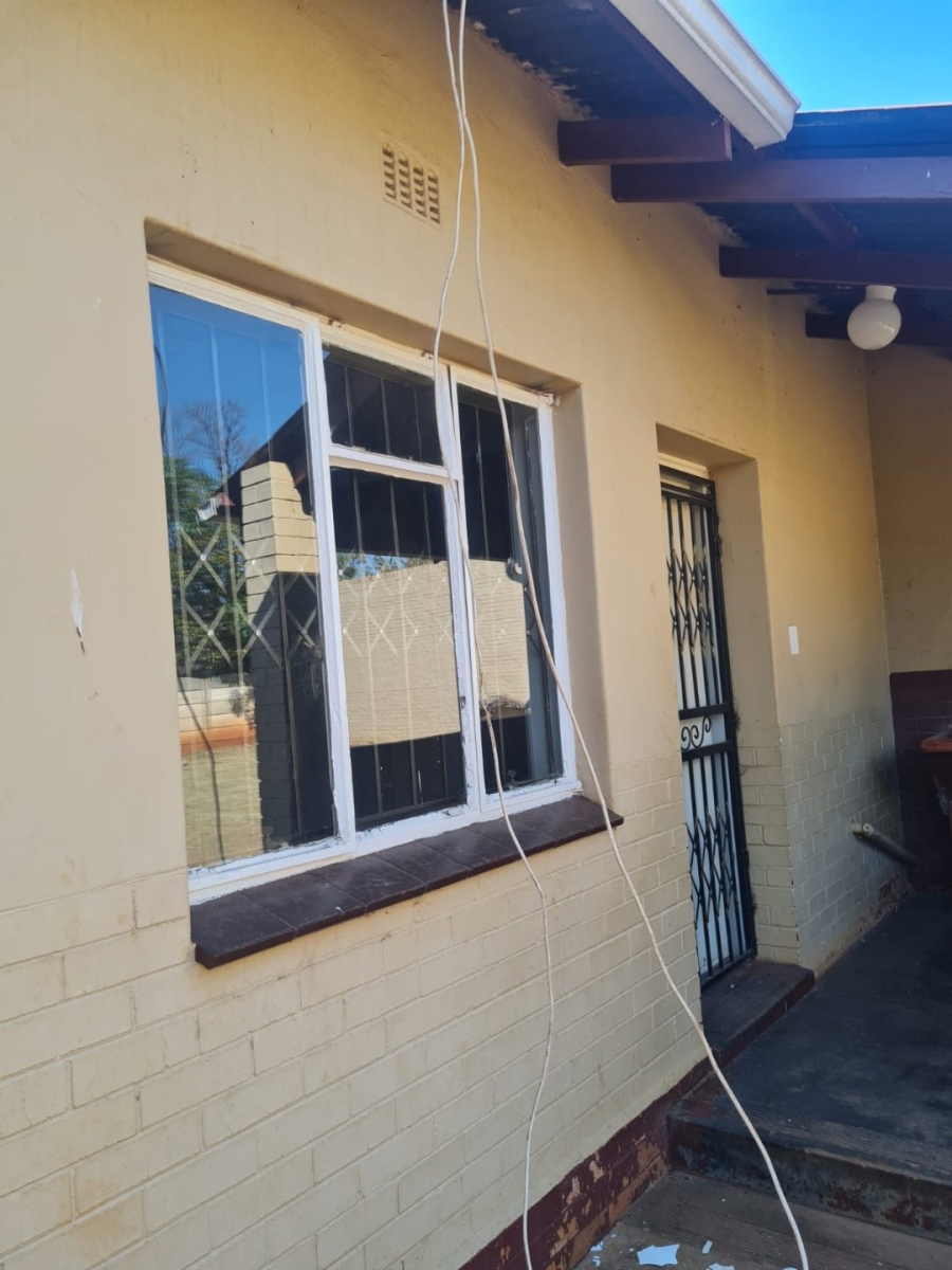 7 Bedroom Property for Sale in Westonaria Gauteng