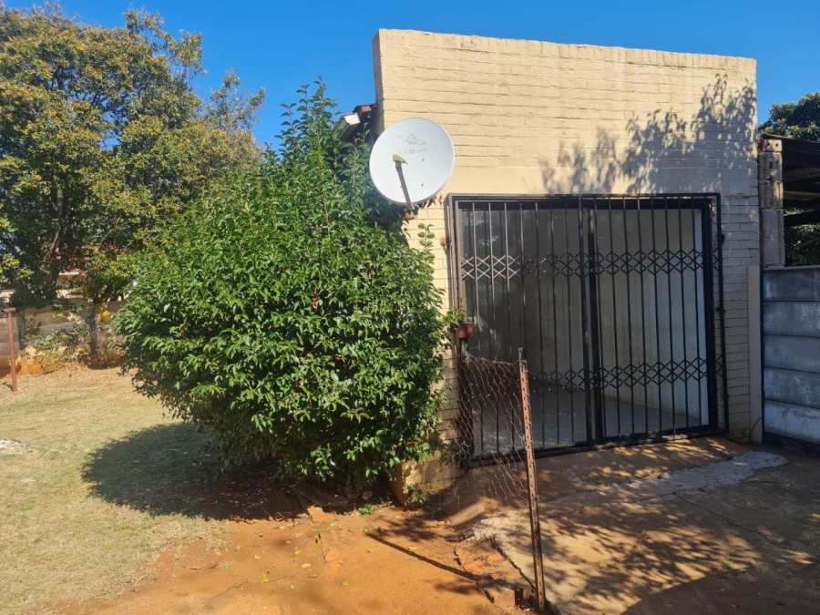7 Bedroom Property for Sale in Westonaria Gauteng