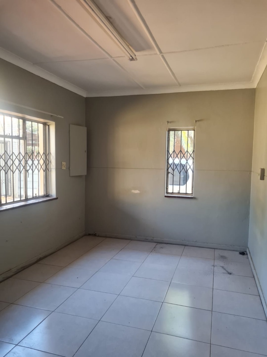 7 Bedroom Property for Sale in Westonaria Gauteng