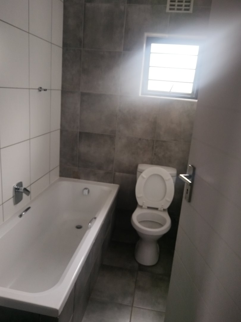 To Let 3 Bedroom Property for Rent in Danville Gauteng