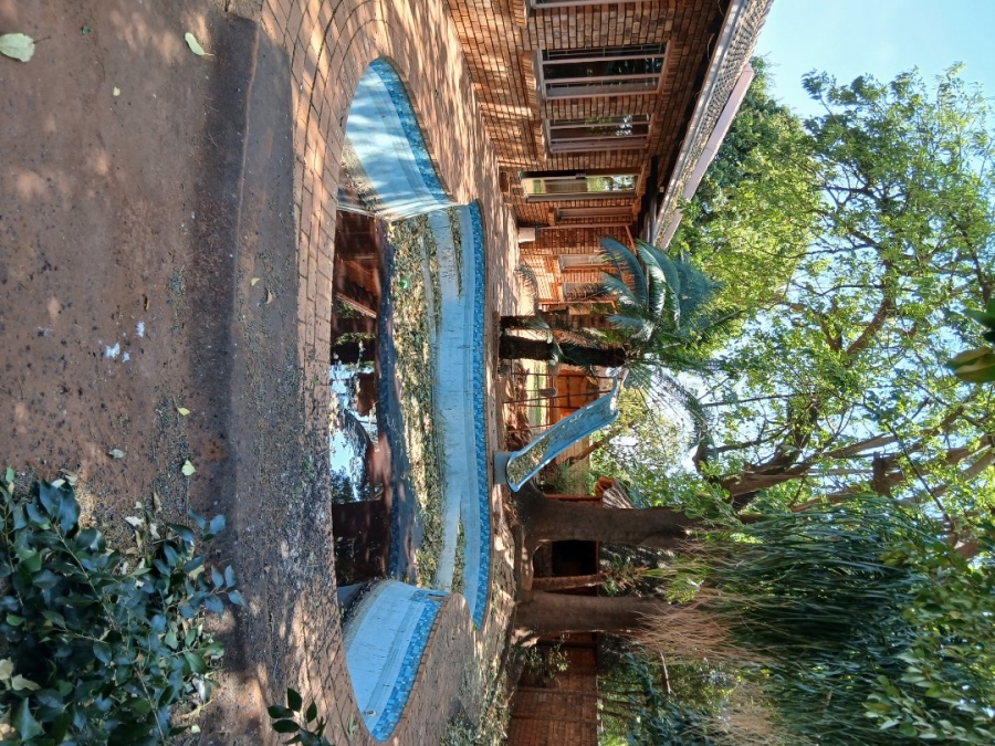 5 Bedroom Property for Sale in The Orchards Gauteng