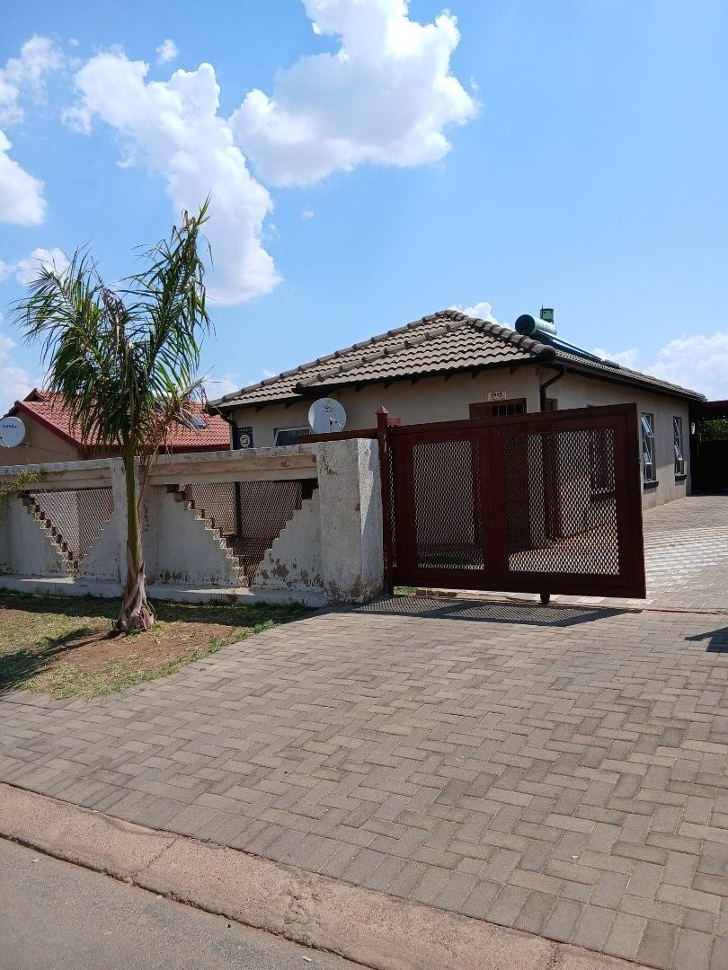 3 Bedroom Property for Sale in Soshanguve VV Gauteng