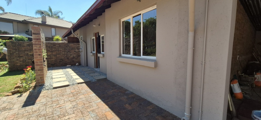 3 Bedroom Property for Sale in Rooihuiskraal Gauteng